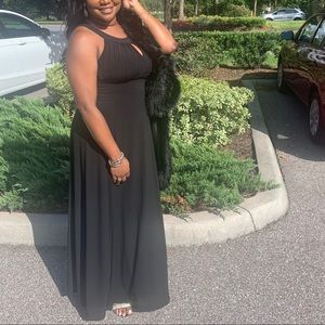 Elegant Black Long Sleeveless “Sangria” Dress